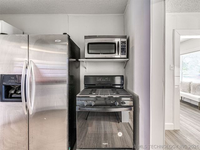 4809 S 33rd West Avenue, Tulsa, OK 74107