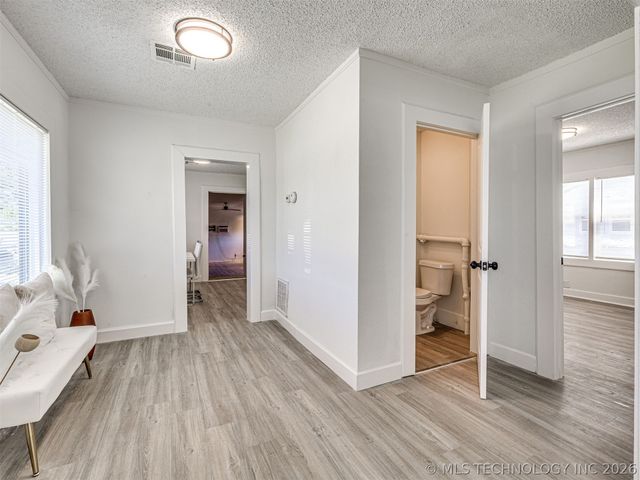 4809 S 33rd West Avenue, Tulsa, OK 74107