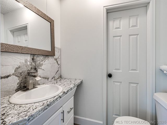 4809 S 33rd West Avenue, Tulsa, OK 74107