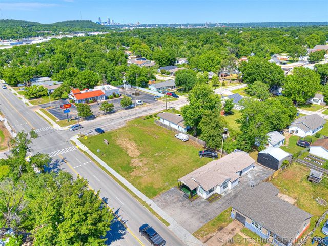 4809 S 33rd West Avenue, Tulsa, OK 74107