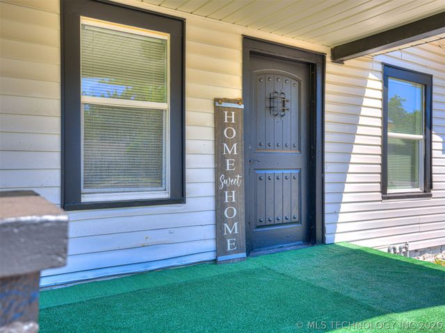 4809 S 33rd West Avenue, Tulsa, OK 74107