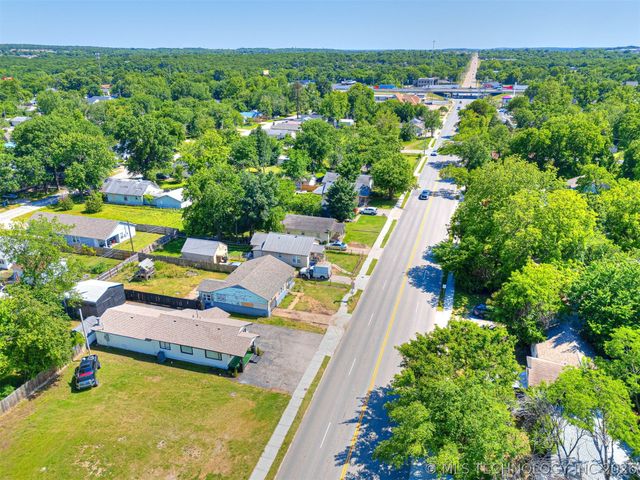 4809 S 33rd West Avenue, Tulsa, OK 74107