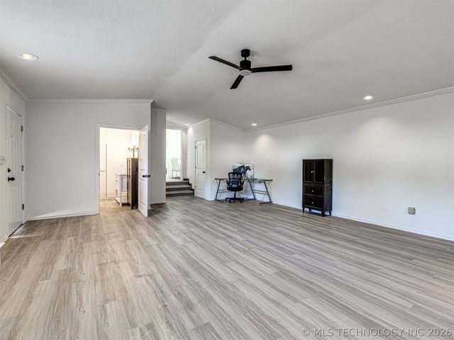 4809 S 33rd West Avenue, Tulsa, OK 74107