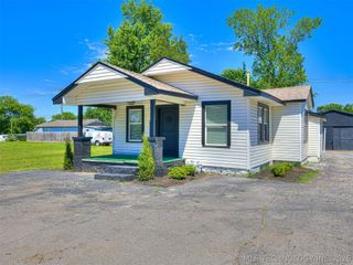4809 S 33rd West Avenue, Tulsa, OK 74107