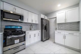 425 NW 14th Way, Fort Lauderdale, FL 33311