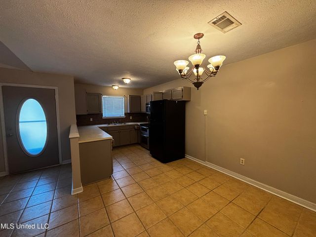 312 N Grove Circle, Brandon, MS 39047
