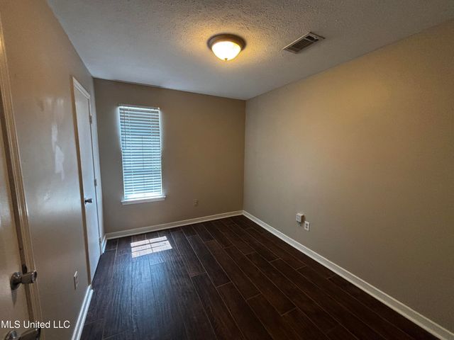 312 N Grove Circle, Brandon, MS 39047