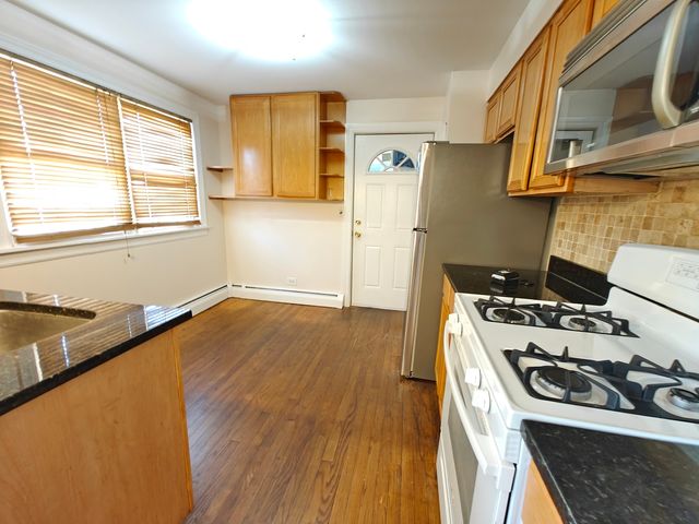 7555 N Oakley Avenue 1A, Chicago, IL 60645