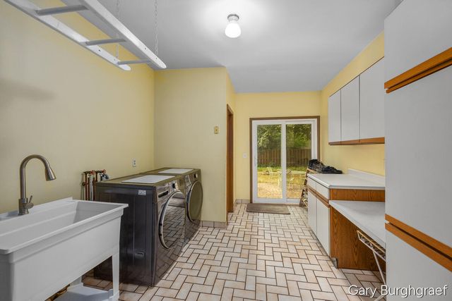 3026 Burton Street, Grand Rapids, MI 49546