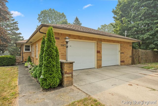 3026 Burton Street, Grand Rapids, MI 49546