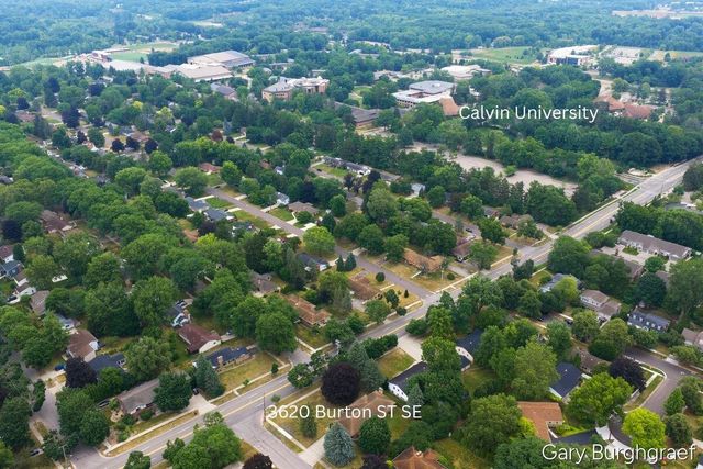 3026 Burton Street, Grand Rapids, MI 49546