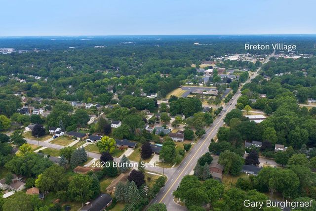 3026 Burton Street, Grand Rapids, MI 49546