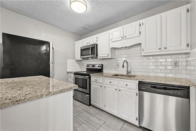 4018 Woodridge Way, Tucker, GA 30084