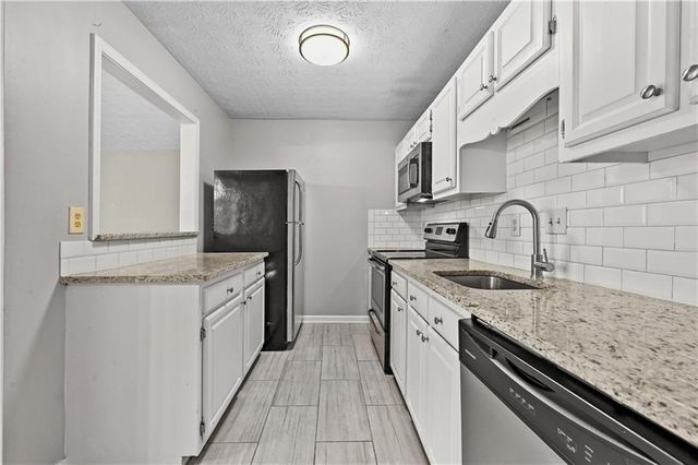 4018 Woodridge Way, Tucker, GA 30084