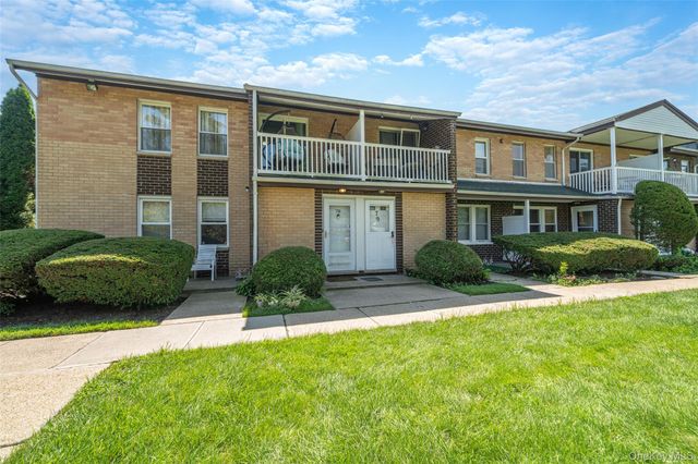 78 Artist Lake Drive, Middle Island, NY 11953