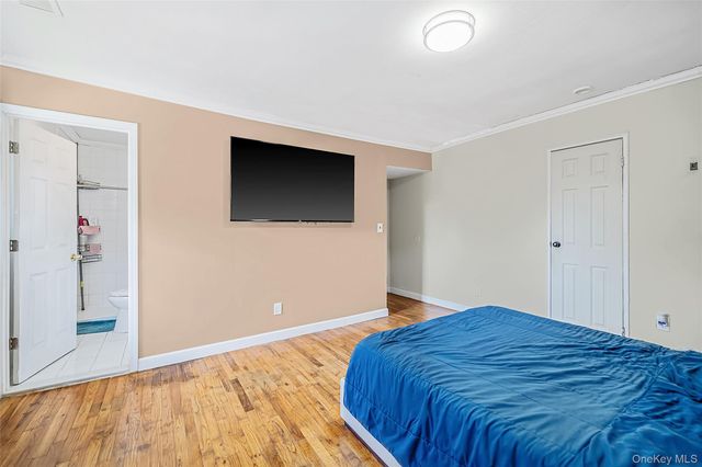 78 Artist Lake Drive, Middle Island, NY 11953