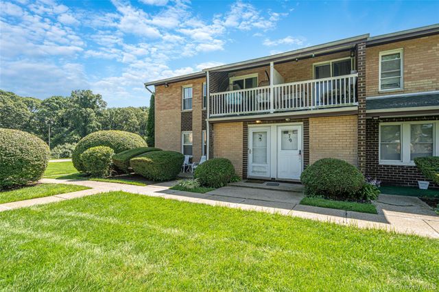 78 Artist Lake Drive, Middle Island, NY 11953
