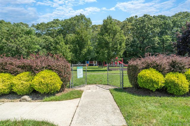 78 Artist Lake Drive, Middle Island, NY 11953