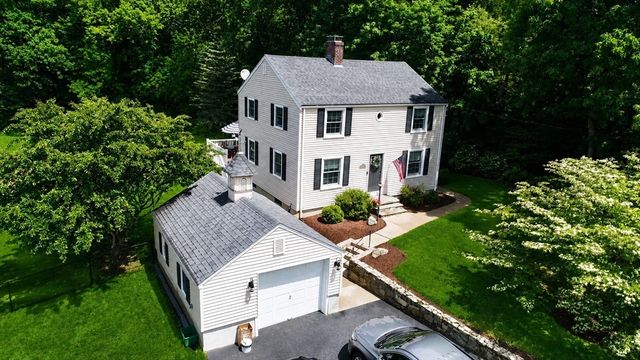 28 Park St, Wrentham, MA 02093