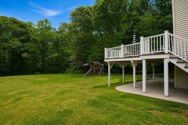 28 Park St, Wrentham, MA 02093