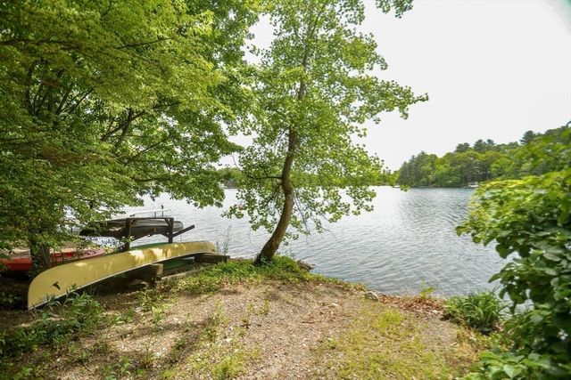 28 Park St, Wrentham, MA 02093