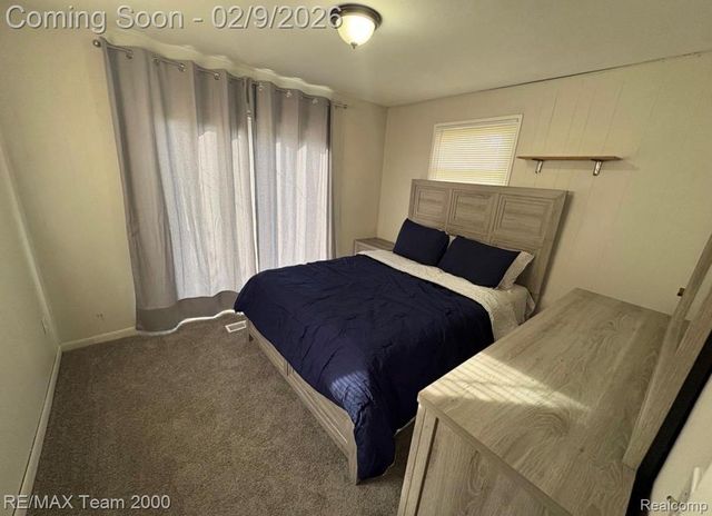 6431 Centralia Street, Dearborn Heights, MI 48127