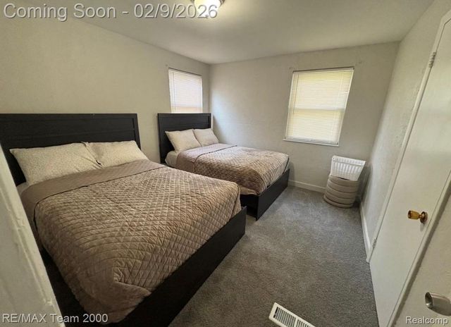 6431 Centralia Street, Dearborn Heights, MI 48127