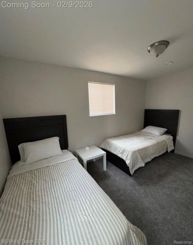 6431 Centralia Street, Dearborn Heights, MI 48127