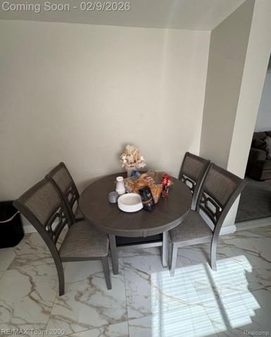 6431 Centralia Street, Dearborn Heights, MI 48127