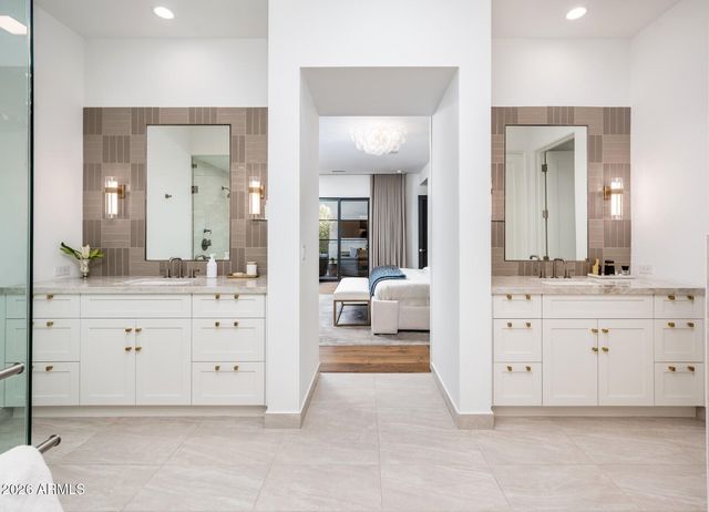 6403 N LOST DUTCHMAN Drive, Paradise Valley, AZ 85253