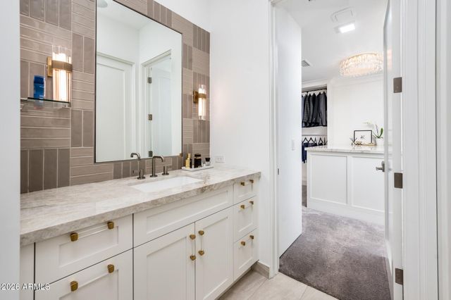 6403 N LOST DUTCHMAN Drive, Paradise Valley, AZ 85253
