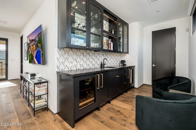 6403 N LOST DUTCHMAN Drive, Paradise Valley, AZ 85253