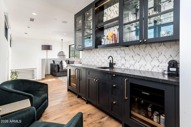6403 N LOST DUTCHMAN Drive, Paradise Valley, AZ 85253
