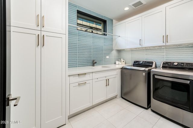 6403 N LOST DUTCHMAN Drive, Paradise Valley, AZ 85253