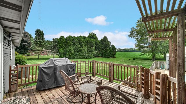 1044 S Ruth Avenue, La Porte, IN 46350