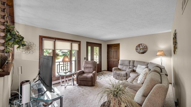 1044 S Ruth Avenue, La Porte, IN 46350