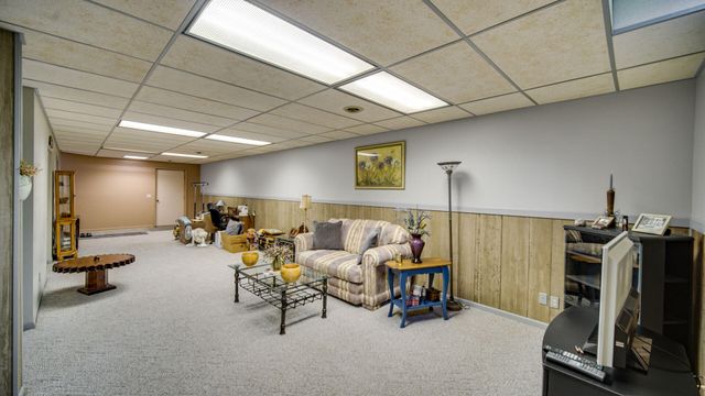 1044 S Ruth Avenue, La Porte, IN 46350
