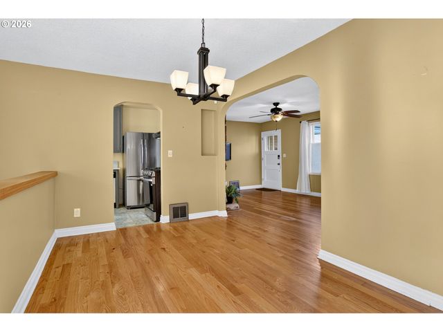 11244 Ne SKIDMORE St, Portland, OR 97220
