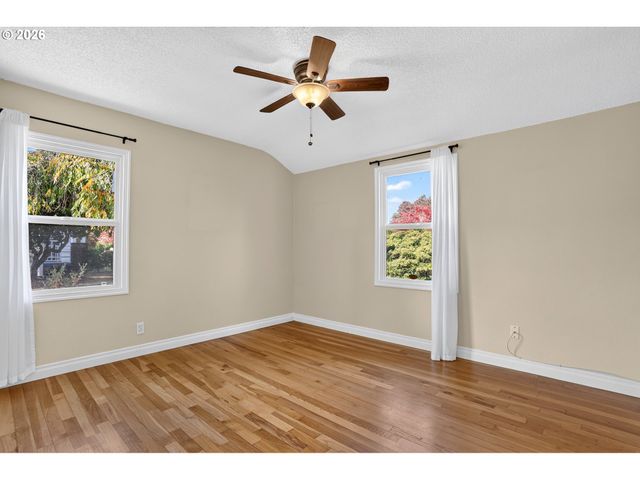 11244 Ne SKIDMORE St, Portland, OR 97220