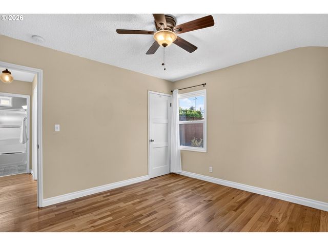 11244 Ne SKIDMORE St, Portland, OR 97220
