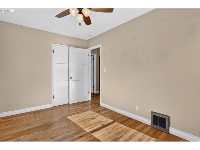 11244 Ne SKIDMORE St, Portland, OR 97220