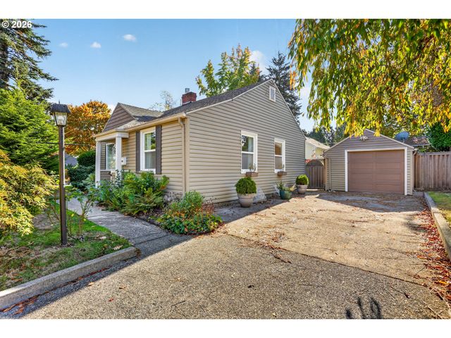 11244 Ne SKIDMORE St, Portland, OR 97220