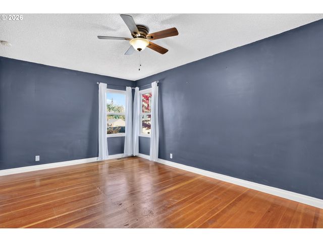 11244 Ne SKIDMORE St, Portland, OR 97220