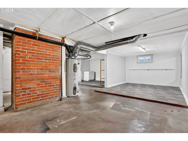 11244 Ne SKIDMORE St, Portland, OR 97220