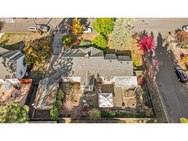 11244 Ne SKIDMORE St, Portland, OR 97220
