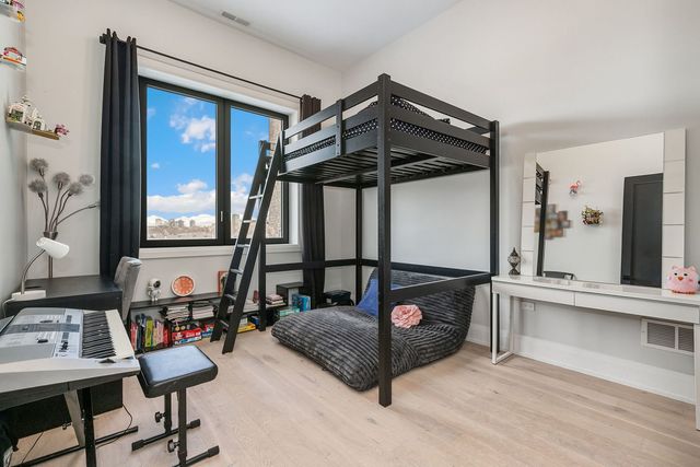 3057 N Lincoln Avenue 4C, Chicago, IL 60657