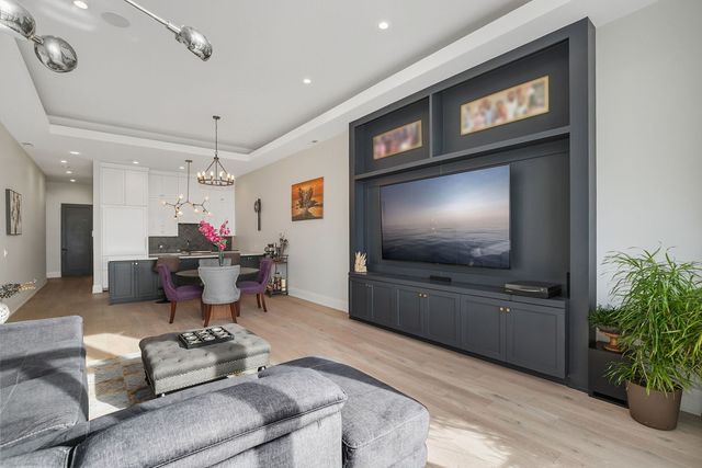 3057 N Lincoln Avenue 4C, Chicago, IL 60657