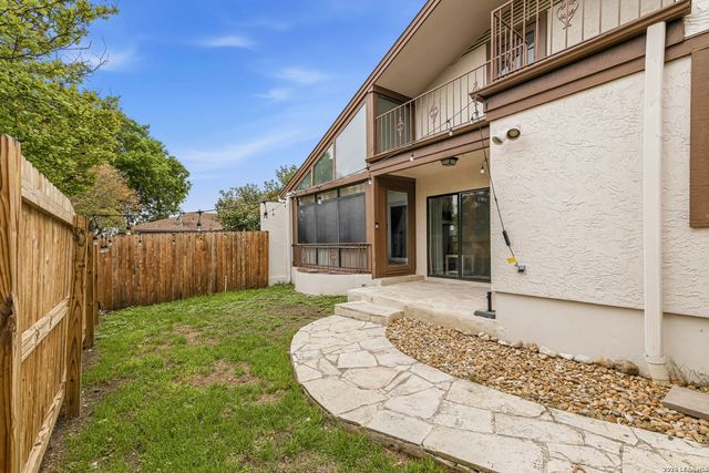9301 Windboro Dr, Windcrest, TX 78239