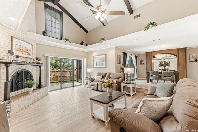 9301 Windboro Dr, Windcrest, TX 78239