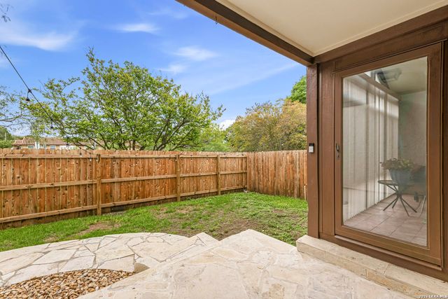 9301 Windboro Dr, Windcrest, TX 78239